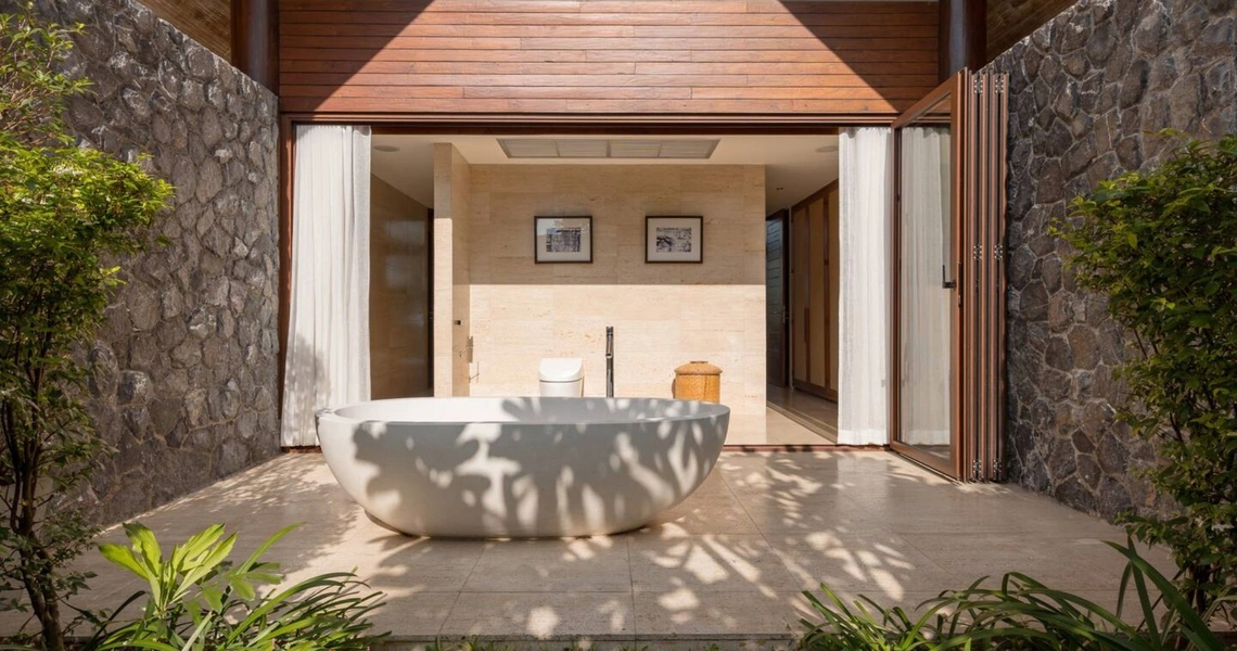 Panacea Retreat Villa Praana – Outdoor Bathtub