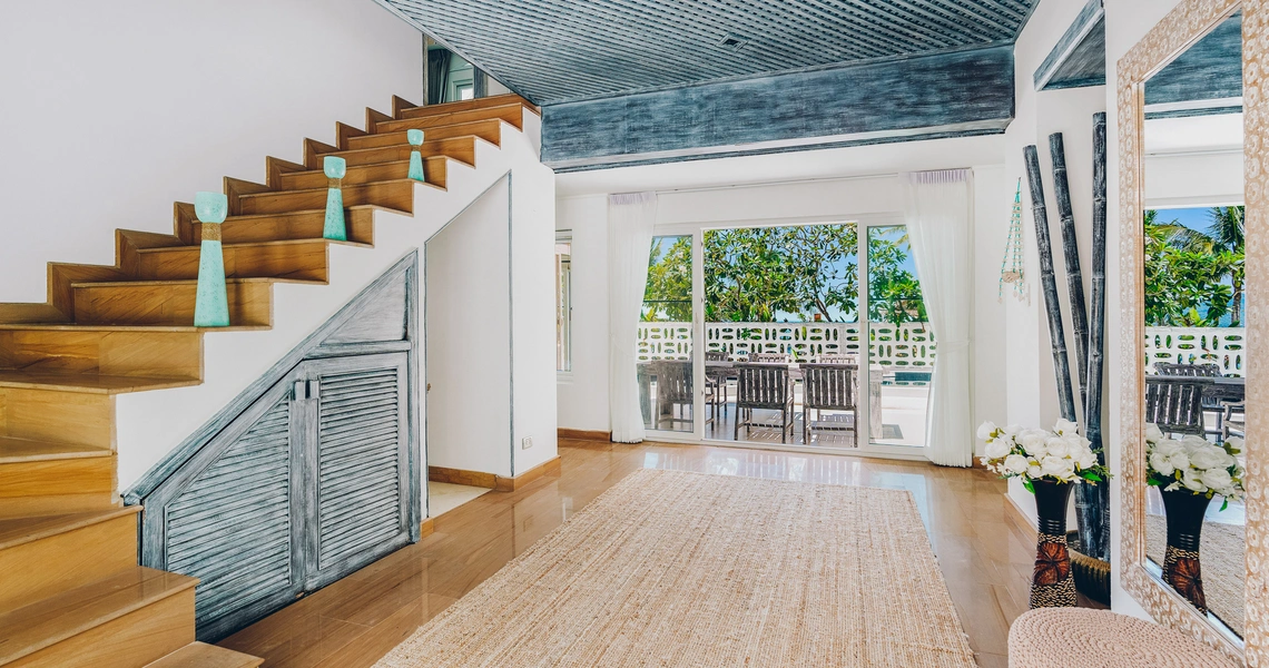 Tongson Beachfront Villa –living room