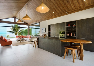 Luxury villas on Samui 5 Bedroom Beachfront Villas in Baan Talay dining area