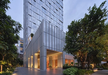 Scope Langsuan ultraluxury Bangkok condo - entrance