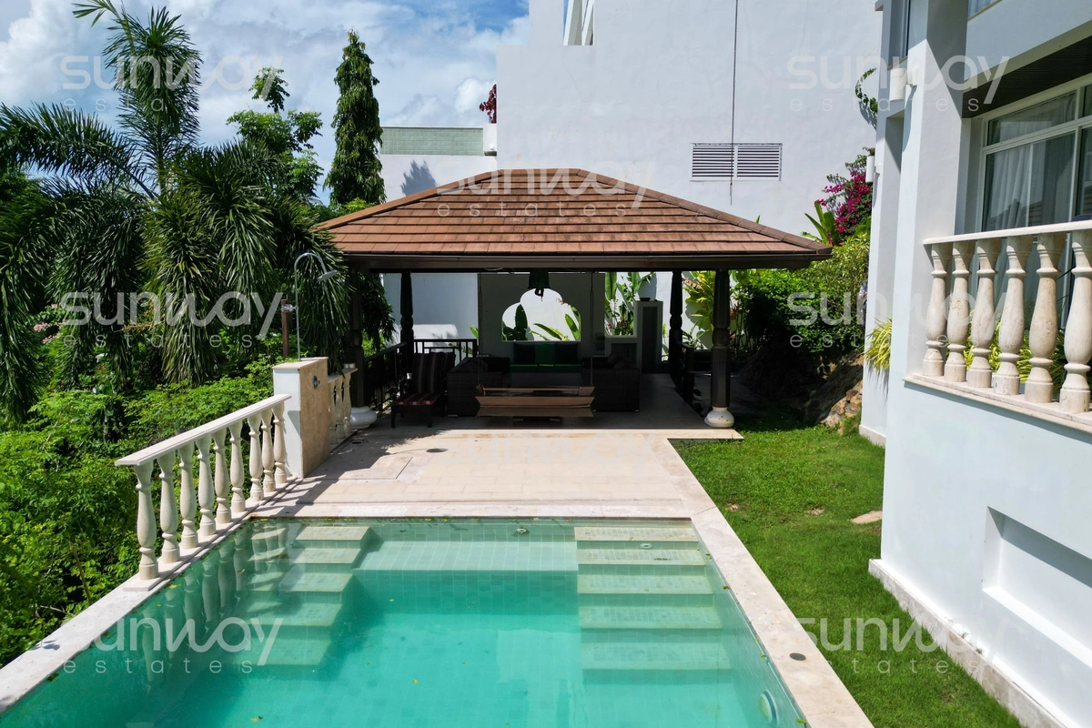Villa Horizon 37 -  front of the villa