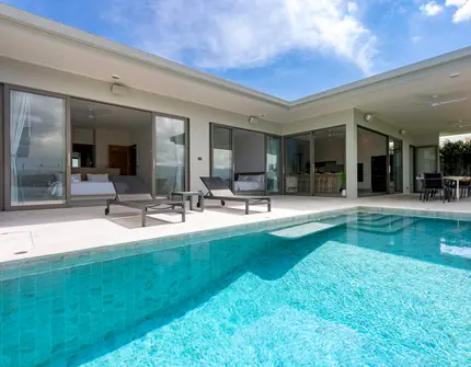 Bangrak Bayview - Swimming pool