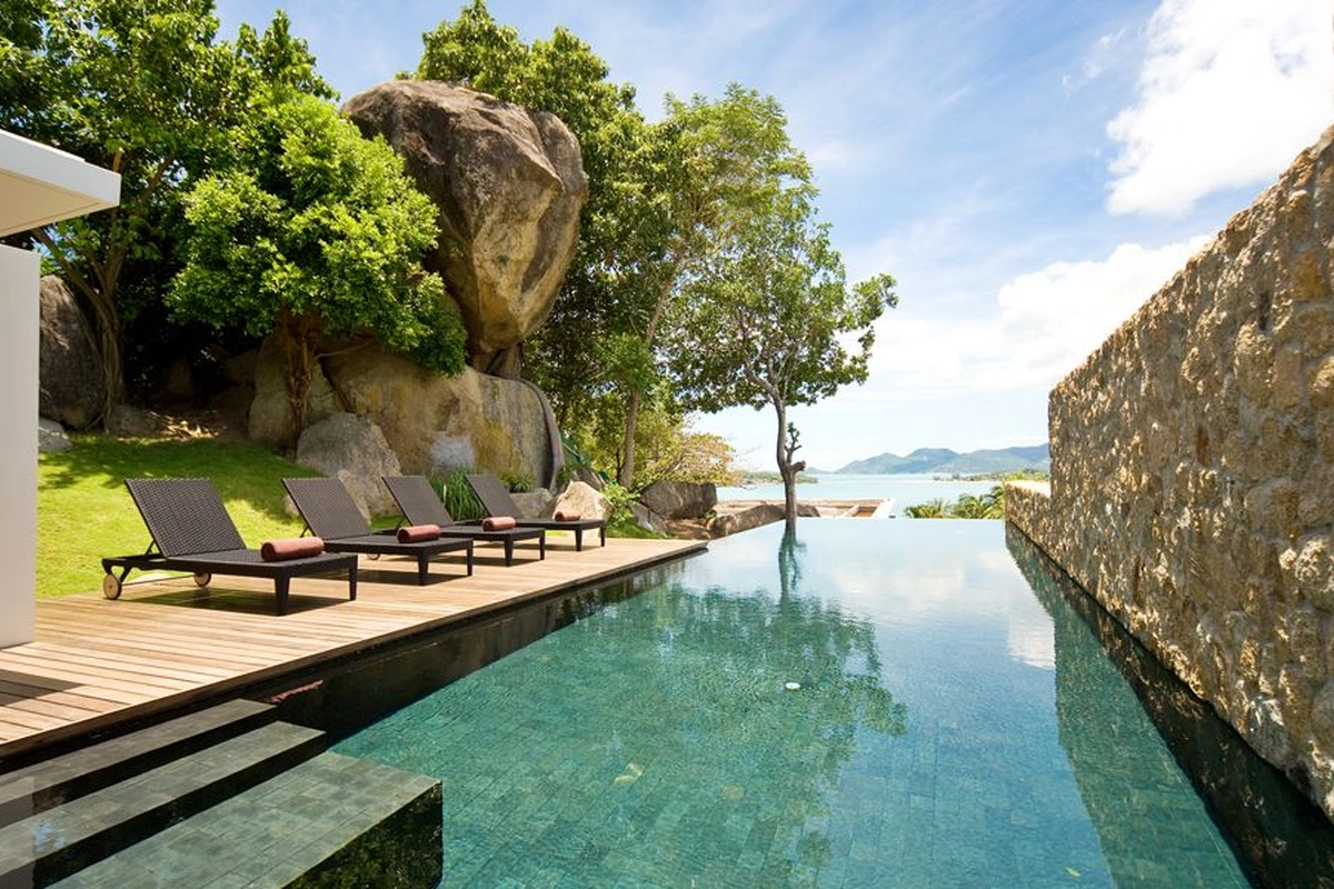 Luxury villas on Samui Luxury 3 Bedroom Pool Villa in Samujana swimming pool