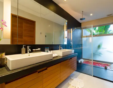 Stunning sea view villa in an exclusive Surin Beach -