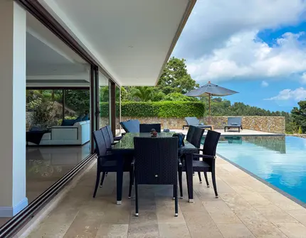 Rockwater Villa Enam- Dinning table