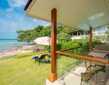 Indu Cocoon deck with sea view