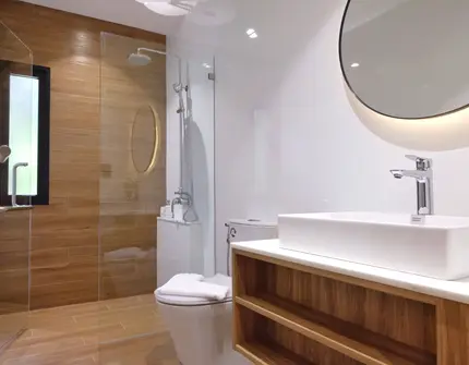 Title Halo - C Bathroom