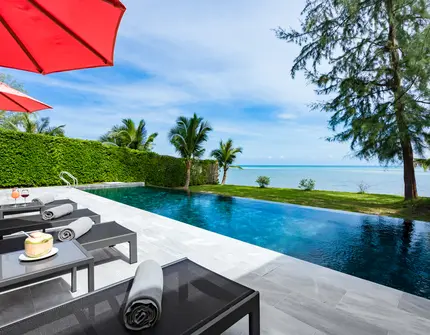 Luxury villas on Samui 5 Bedroom Beachfront Villas in Baan Talay swimming pool