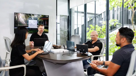 Sunway expert team hard at work in Bangkok office