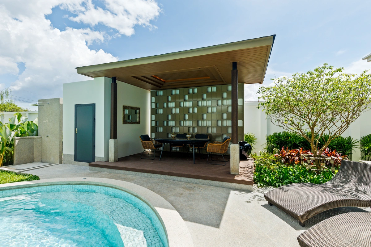 Erawana Creek - pool with deck