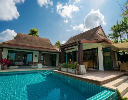 Indu Sunset pool exterior