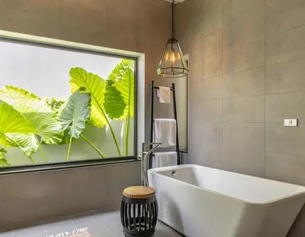 Luxury villas on Phuket Manick Hillside bathroom