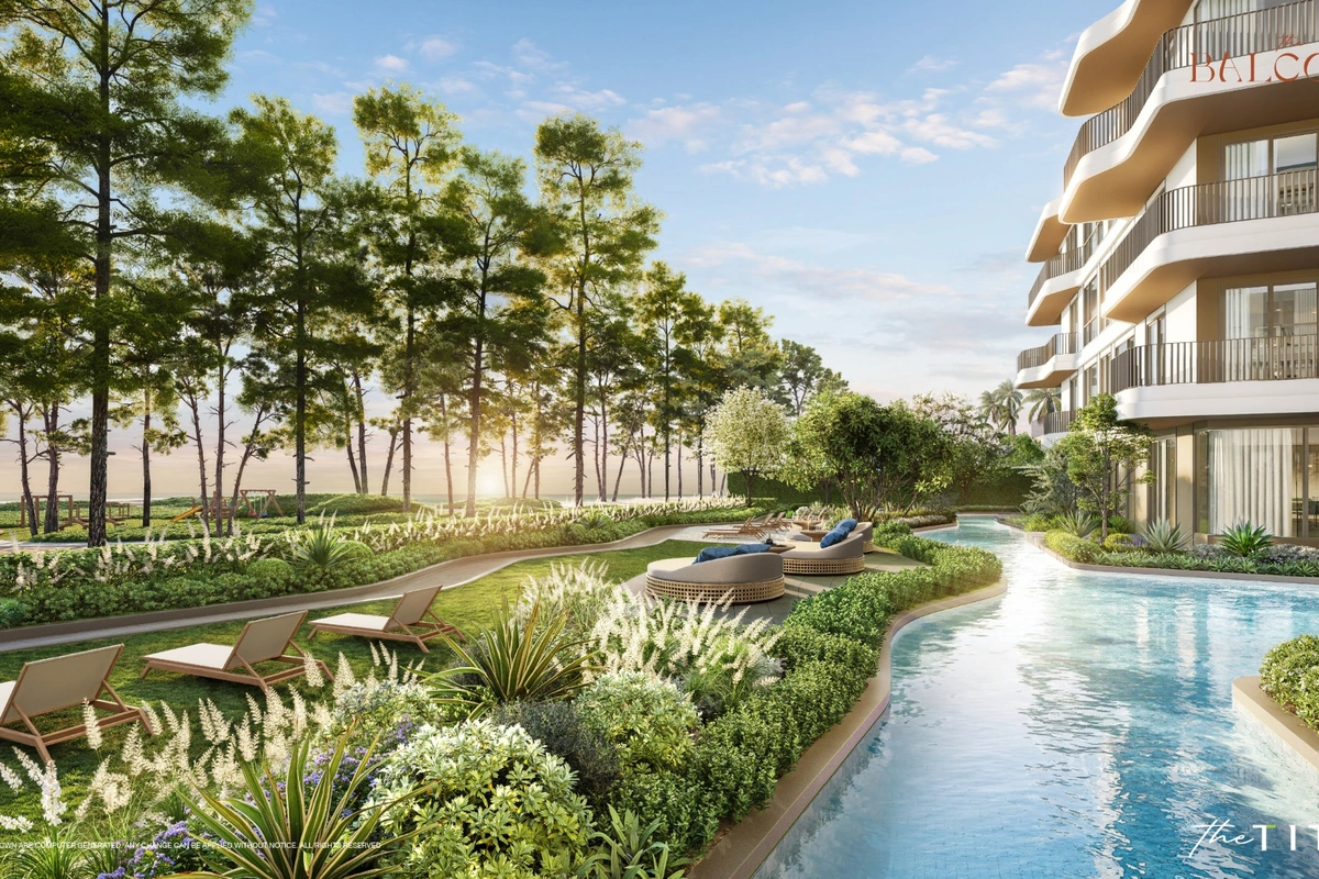 The Balcony beachfront condo Phuket - pool and beach access