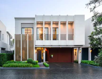 AIRI Sukhumvit- Maroon Exterior