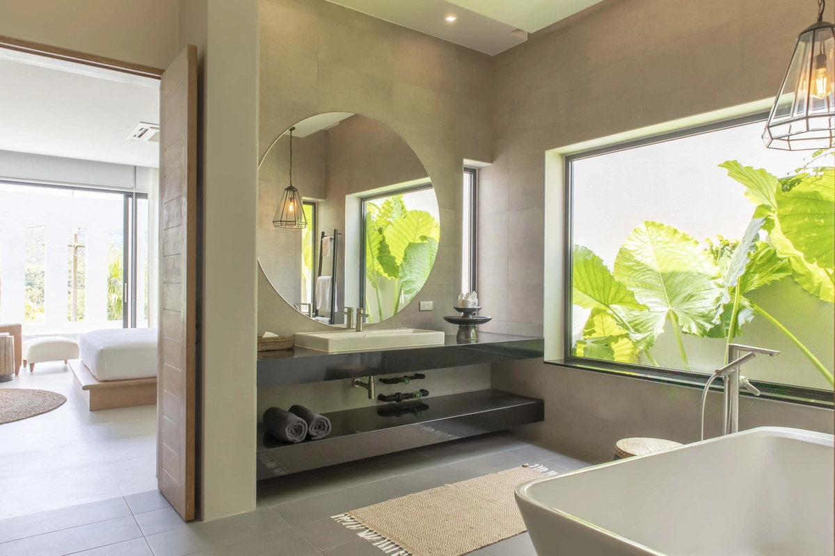 Luxury villas on Phuket Manick Hillside bathroom