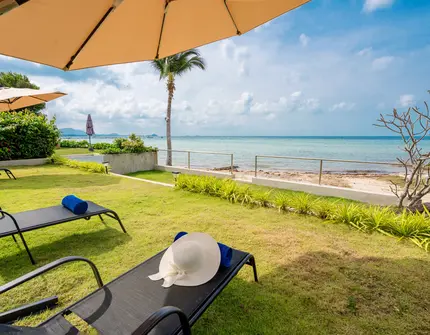 Indu Cocoon deck with sea view