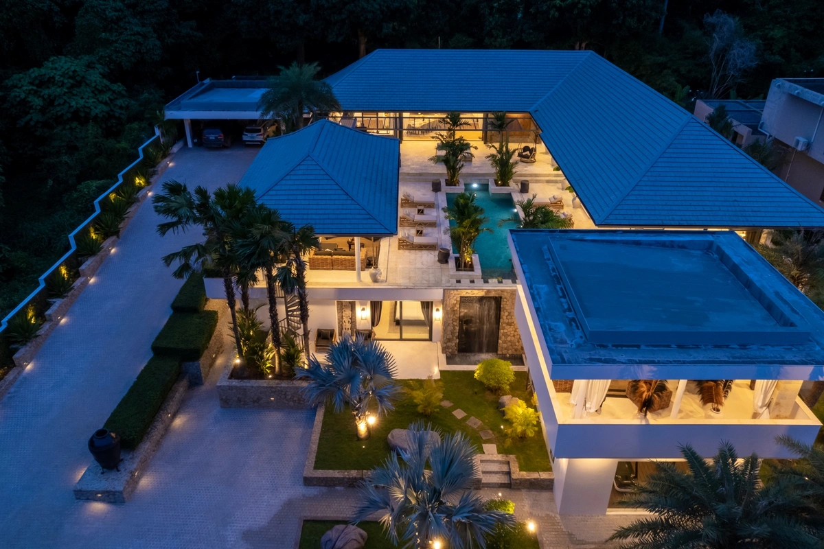 Villa Riverside aerial night