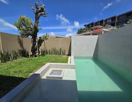 Saturdays Villa - Swimming Pool