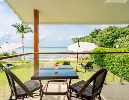 Indu Cocoon deck with sea view