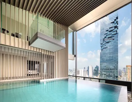 Tait Sathorn  12 Luxury Bangkok Condominium Swimming Pool