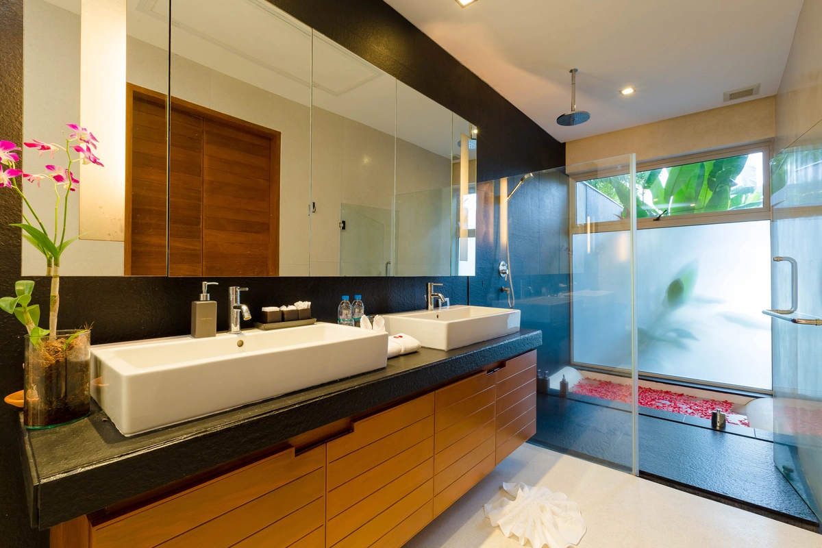 Stunning sea view villa in an exclusive Surin Beach -