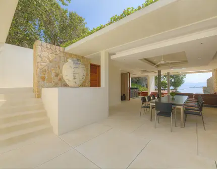 Luxury villas on Samui Luxury 3 Bedroom Pool Villa in Samujana dining area