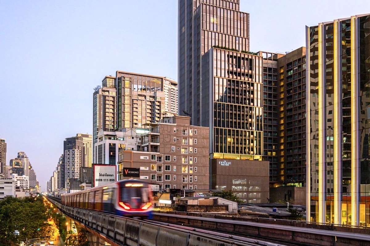 The Estelle Phrom Phong Luxury Bangkok Condo Building Seen from across Sukhumvit Road