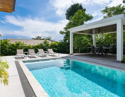 Hideway Villa Samui - pool, sala and deck with sunbeds