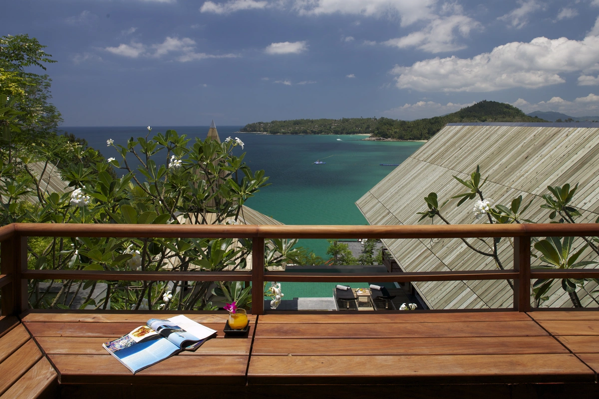 Stunning sea view villa in an exclusive Surin Beach - Dining table