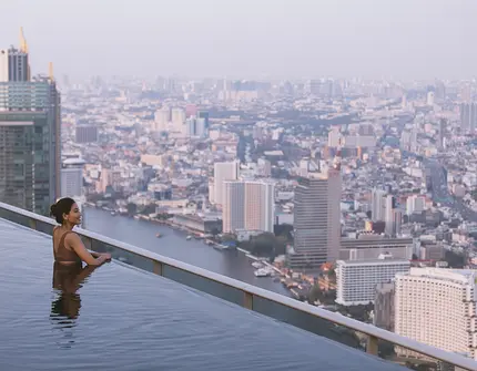 Four Seasons Private Residences Bangkok - Infinity Pool