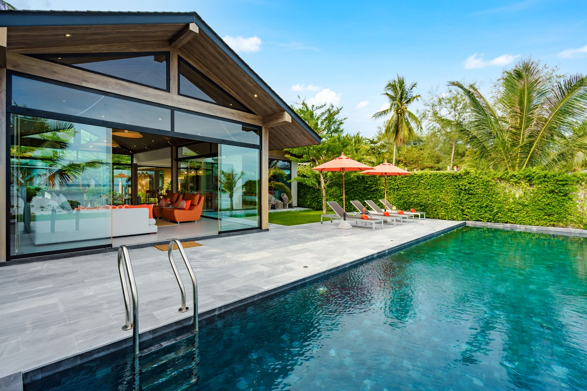 Luxury villas on Samui 5 Bedroom Beachfront Villas in Baan Talay swimming pool