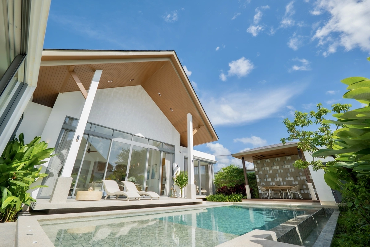 Erawana Creek -exterior pool