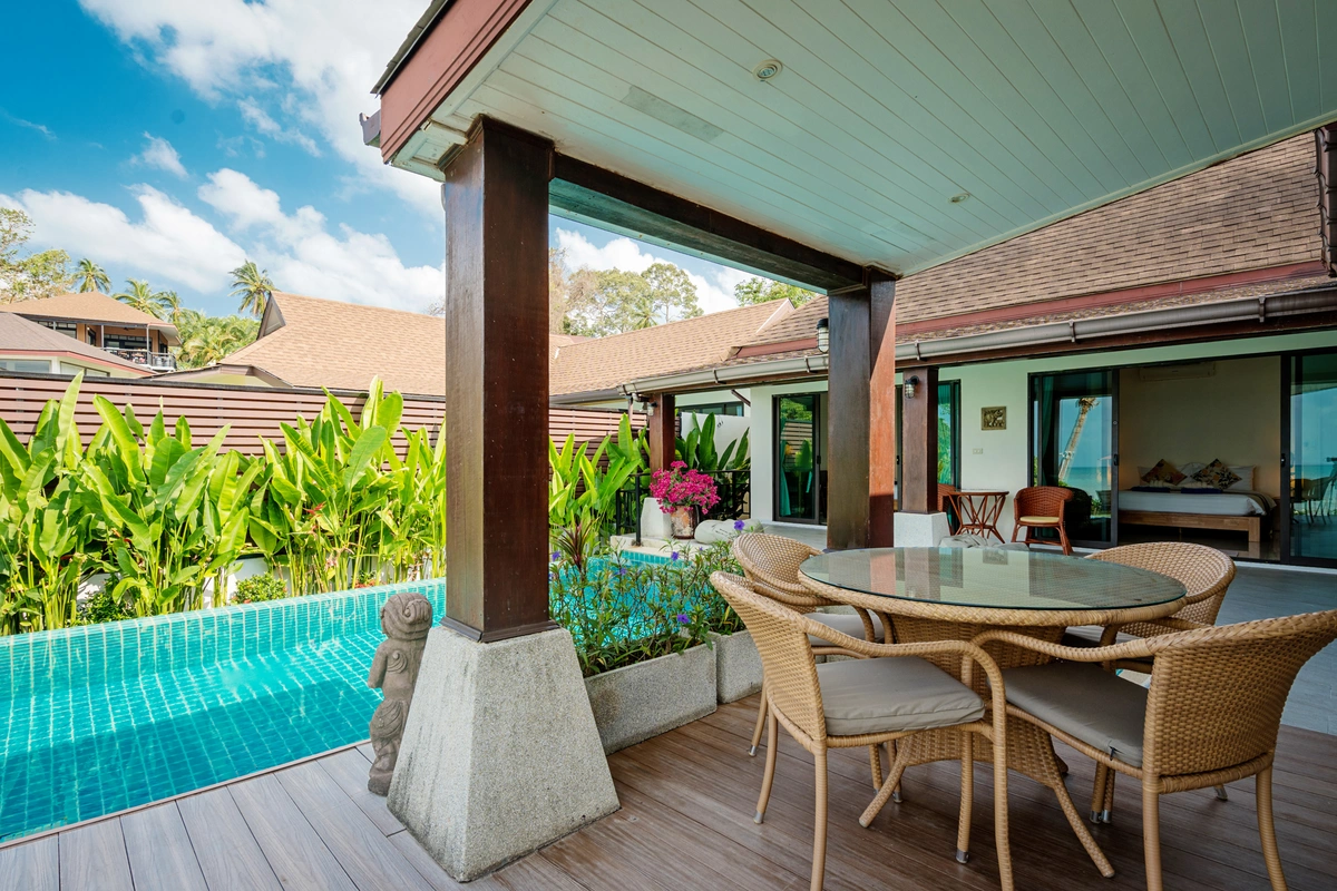 Indu Sunset outdoor dining with pool