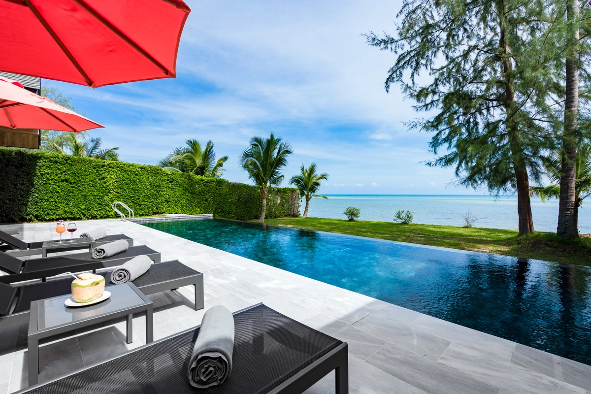Luxury villas on Samui 5 Bedroom Beachfront Villas in Baan Talay swimming pool