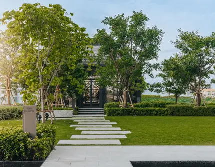 Hyde Heritage Thonglor Bangkok luxury condo - garden and glasshouse