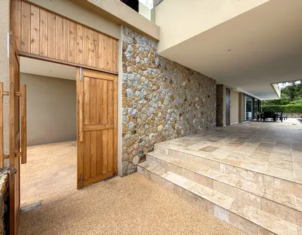 Rockwater Villa Enam- Parking