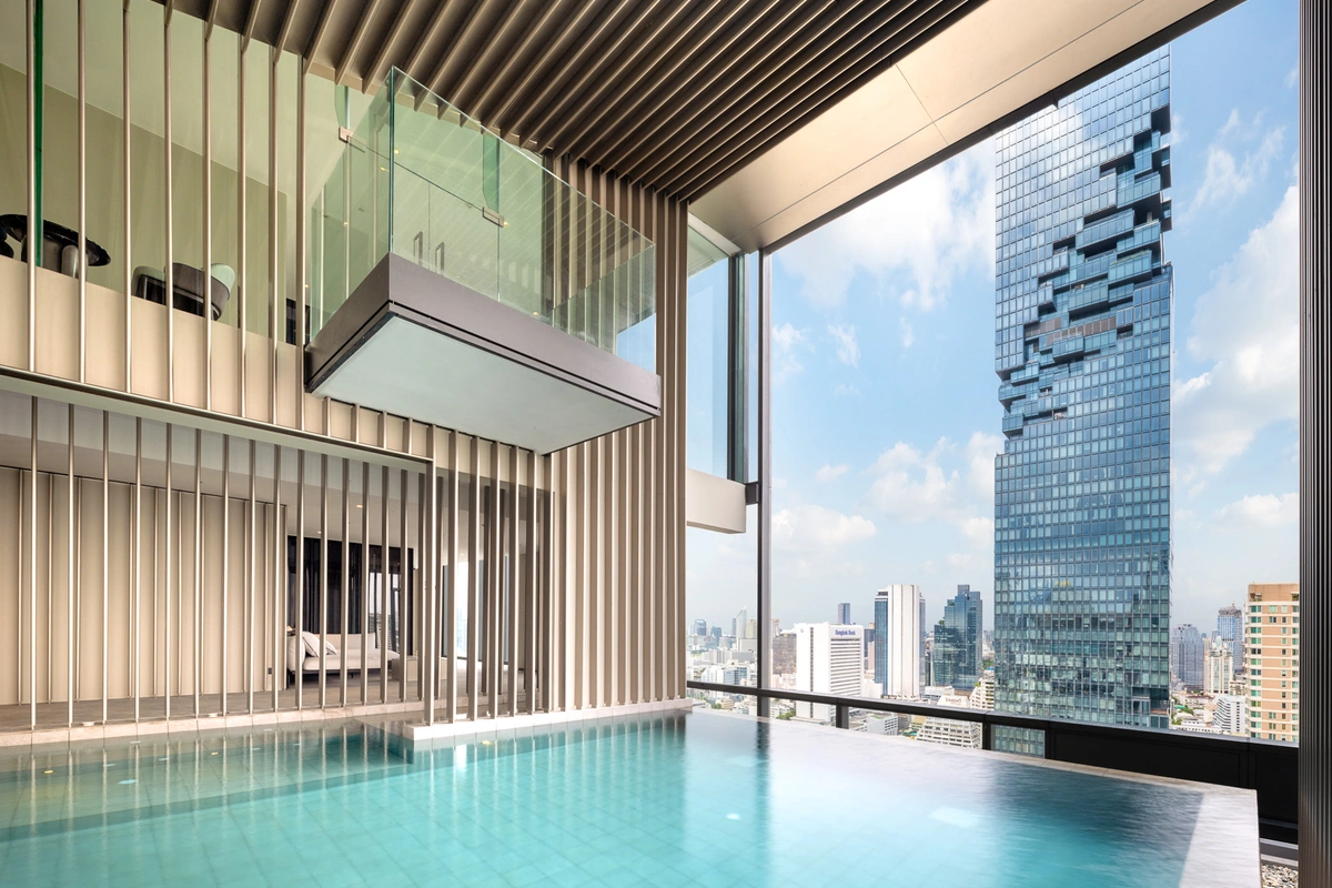 Tait Sathorn  12 Luxury Bangkok Condominium Swimming Pool
