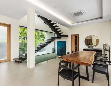 Manick Hillside villa 7-Dinning table