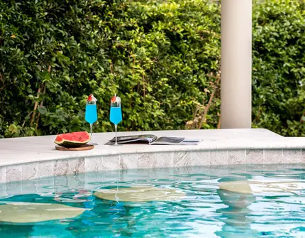 Villa Blue Amber-   Sunken Swim-up bar