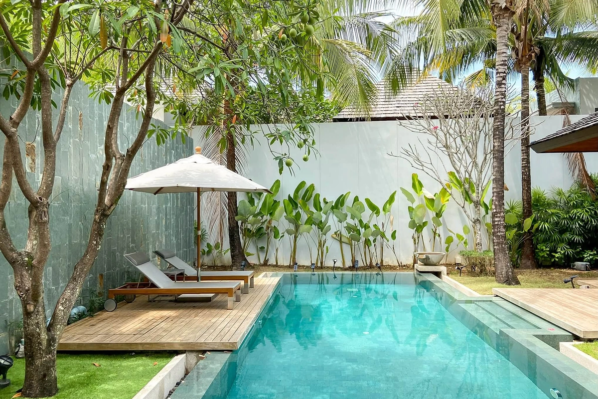 Anchan Grand Residence - pool with sundeck