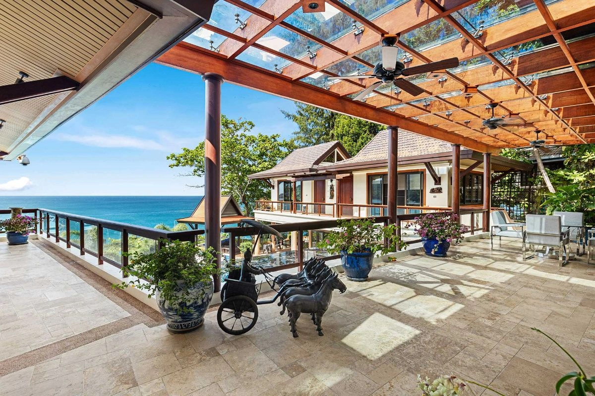 Ocean Front Villa - Relaxing area