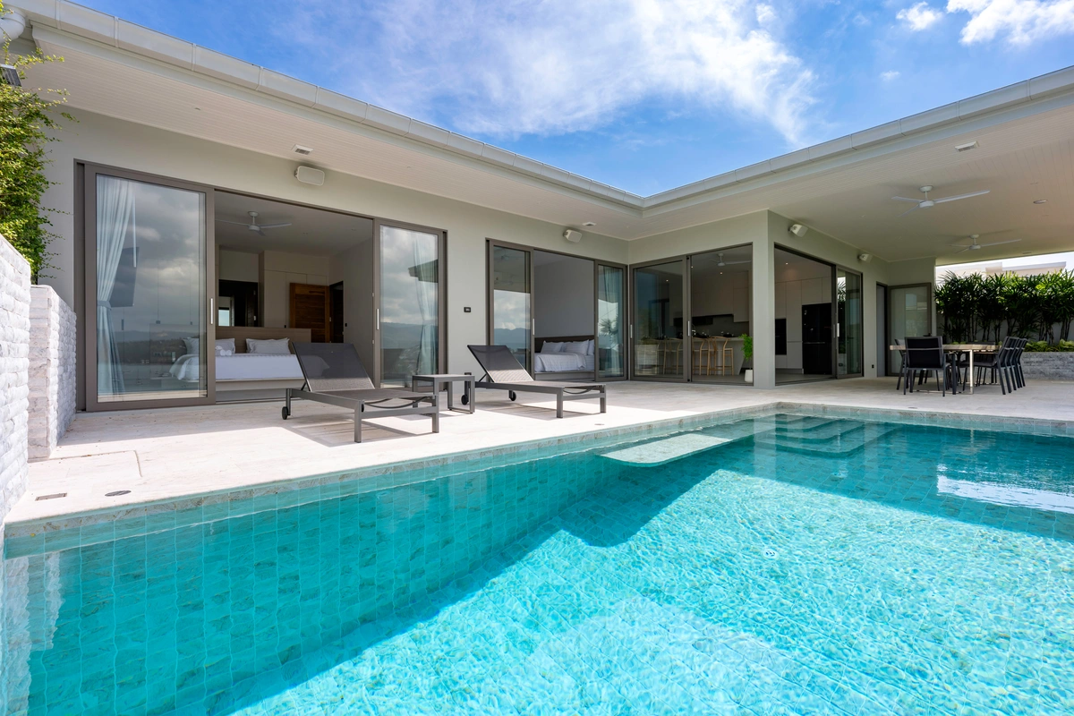 Bangrak Bayview - Swimming pool