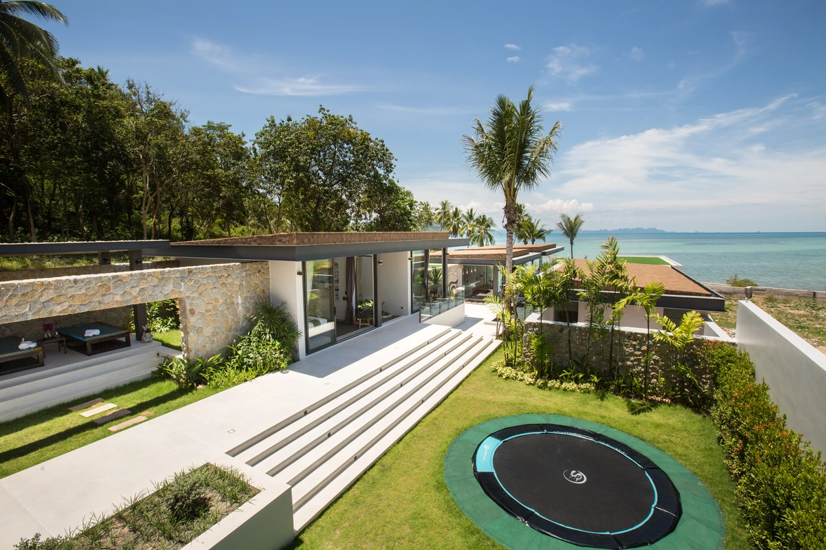 Ultra-Luxury 7 Bedroom Beachfront Villa Samui - Out door garden