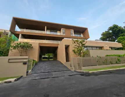 Maison Marina Panwa Exteripr amd drivway