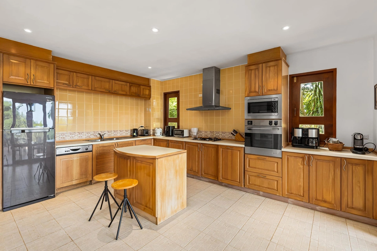 Nakathani Villas - Kitchen