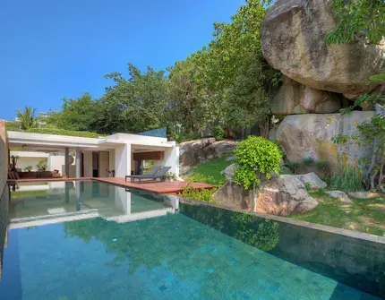 Luxury villas on Samui Luxury 3 Bedroom Pool Villa in Samujana swimming pool