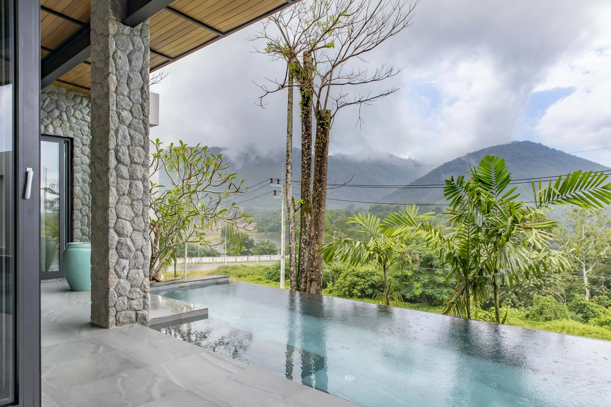 Luxury villas on Phuket Manick Hillside swimming pool