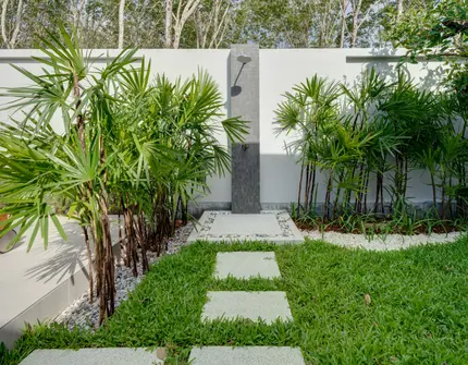 Botanica Modern Loft ll luxury villa - garden and outdoor shower