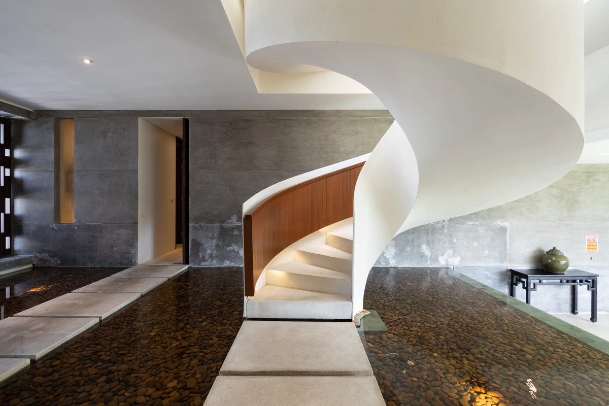 Samujana Villa - Modern stairs way