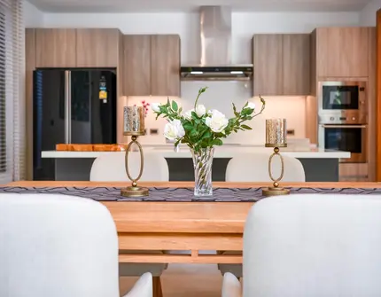 Wilawan Villas - Dining table